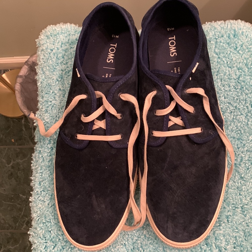 Tom’s navy blue suede feel shoes Men’s size 13. - Picture 2 of 6